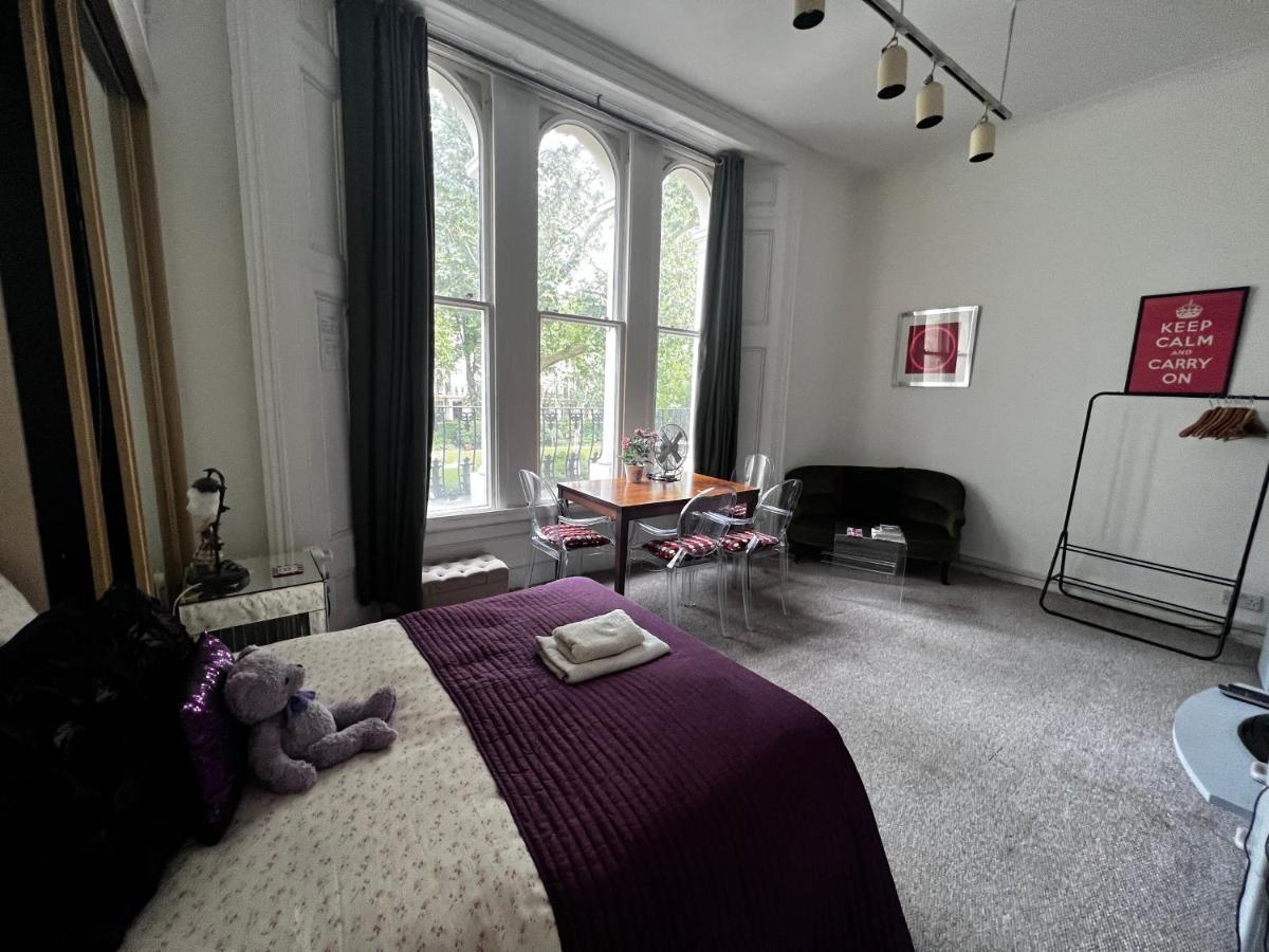 Hyde Park Studio Has Private Balcony With Tranquil Garden View لندن المظهر الخارجي الصورة