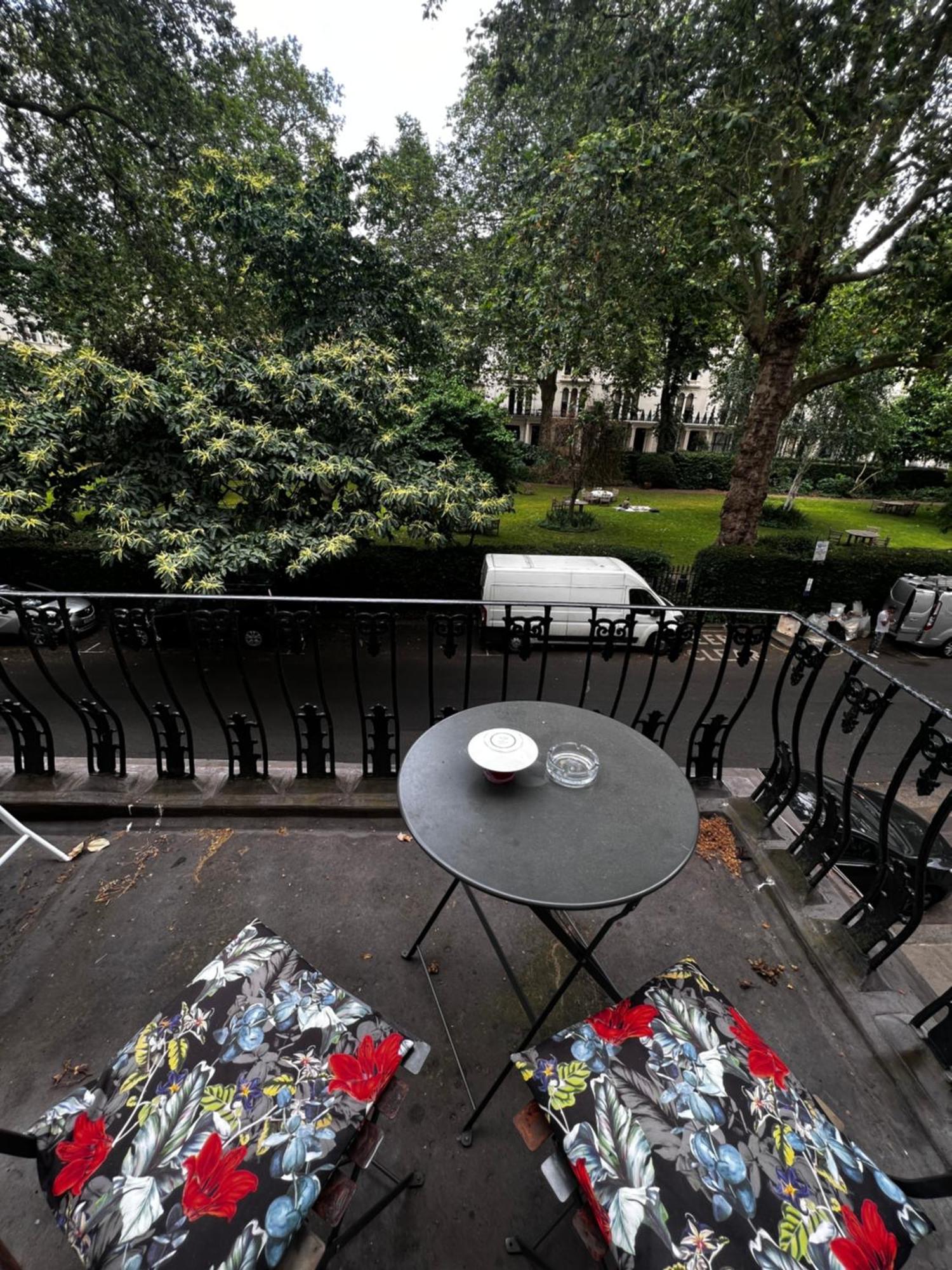 Hyde Park Studio Has Private Balcony With Tranquil Garden View لندن المظهر الخارجي الصورة