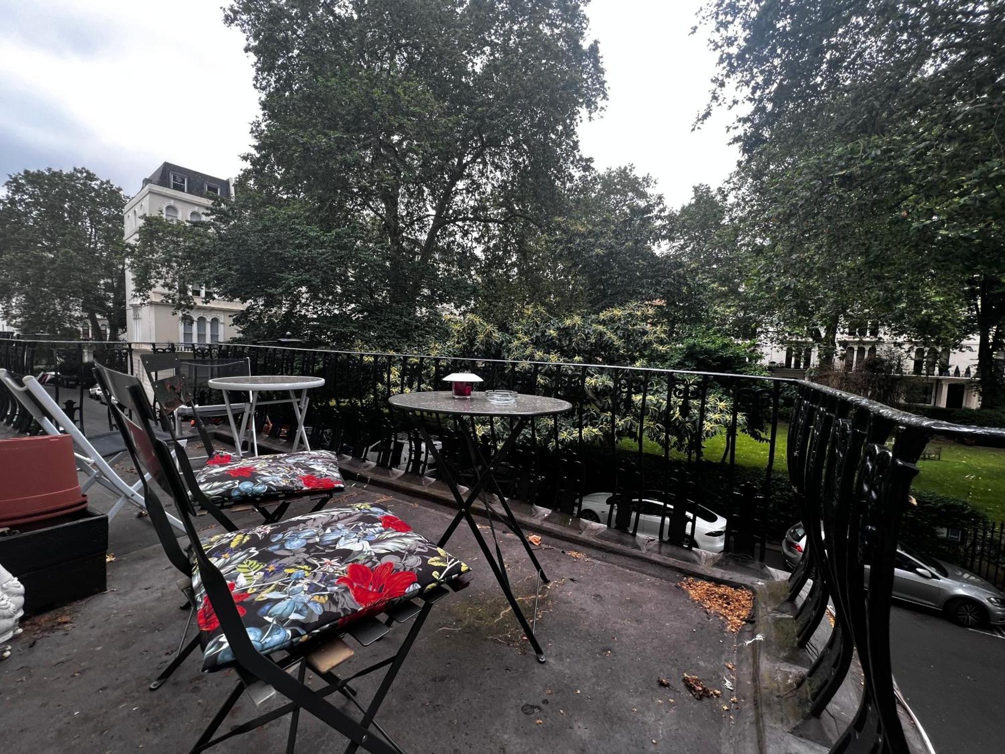 Hyde Park Studio Has Private Balcony With Tranquil Garden View لندن المظهر الخارجي الصورة